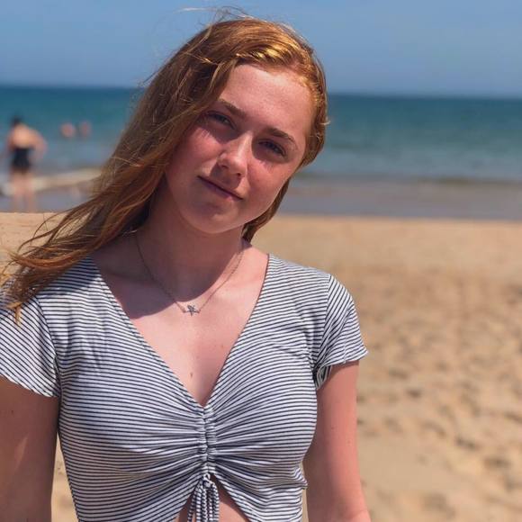 Meet your Posher, Gabrielle - Picture 1 of 1